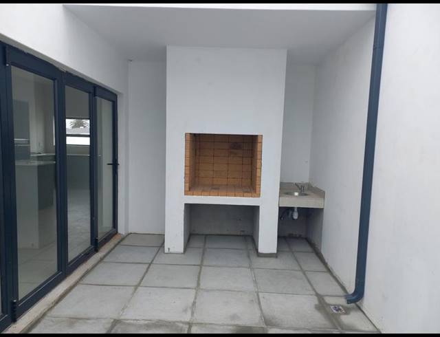 4 BEDROOM HOUSE FOR SALE IN SHELLEY POINT